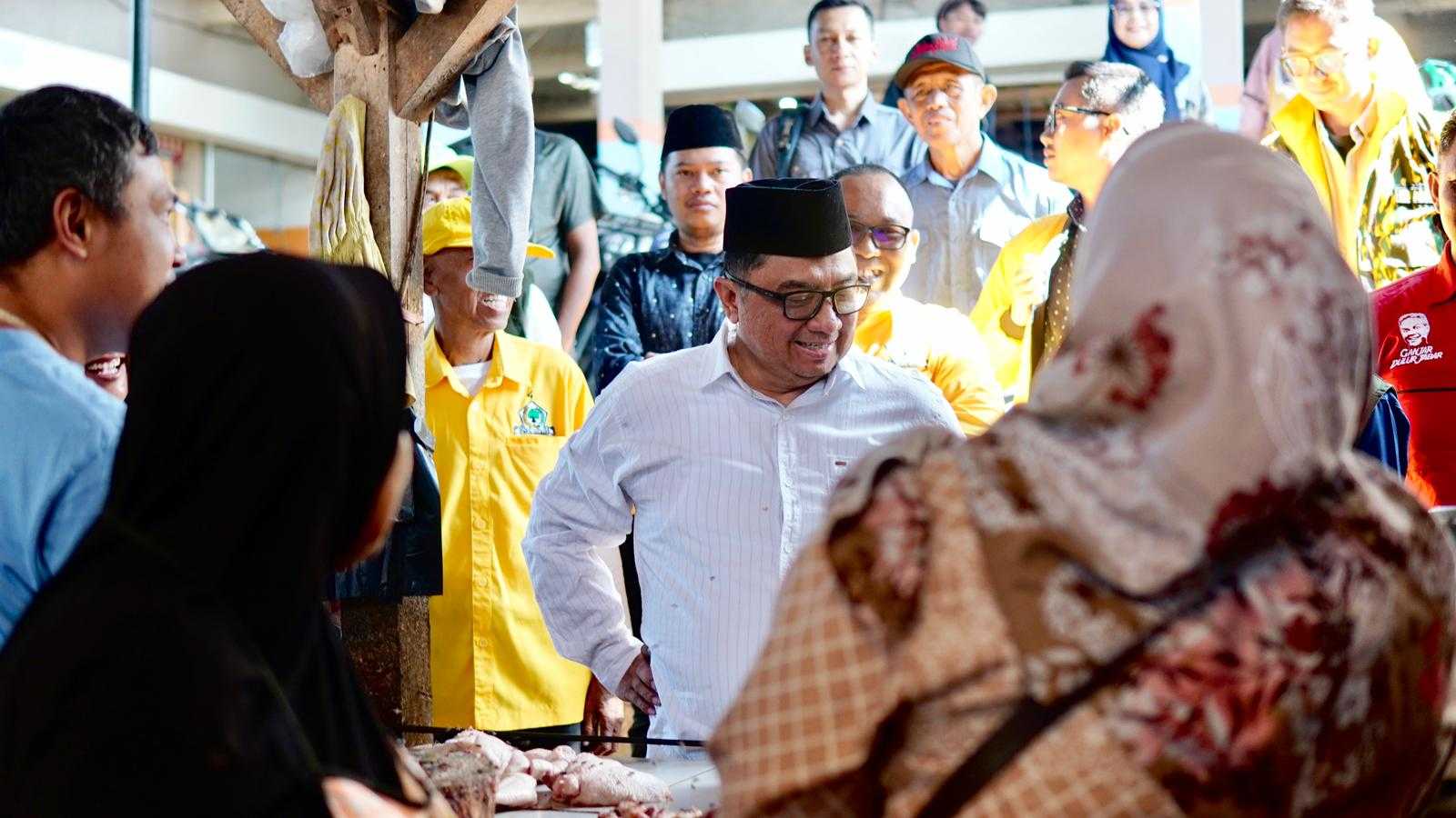 Kunjungi Pasar Sehat Genteng, Syakur Amin Apresiasi Pengelolaan dan Janji Dukung Pasar Tradisional Garut